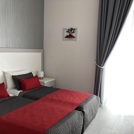Chiaia Guest House Naples Exterior photo