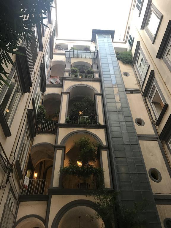 Chiaia Guest House Naples Exterior photo